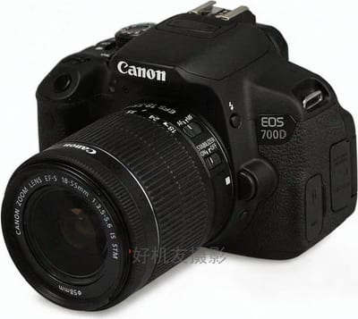 EOS 700D